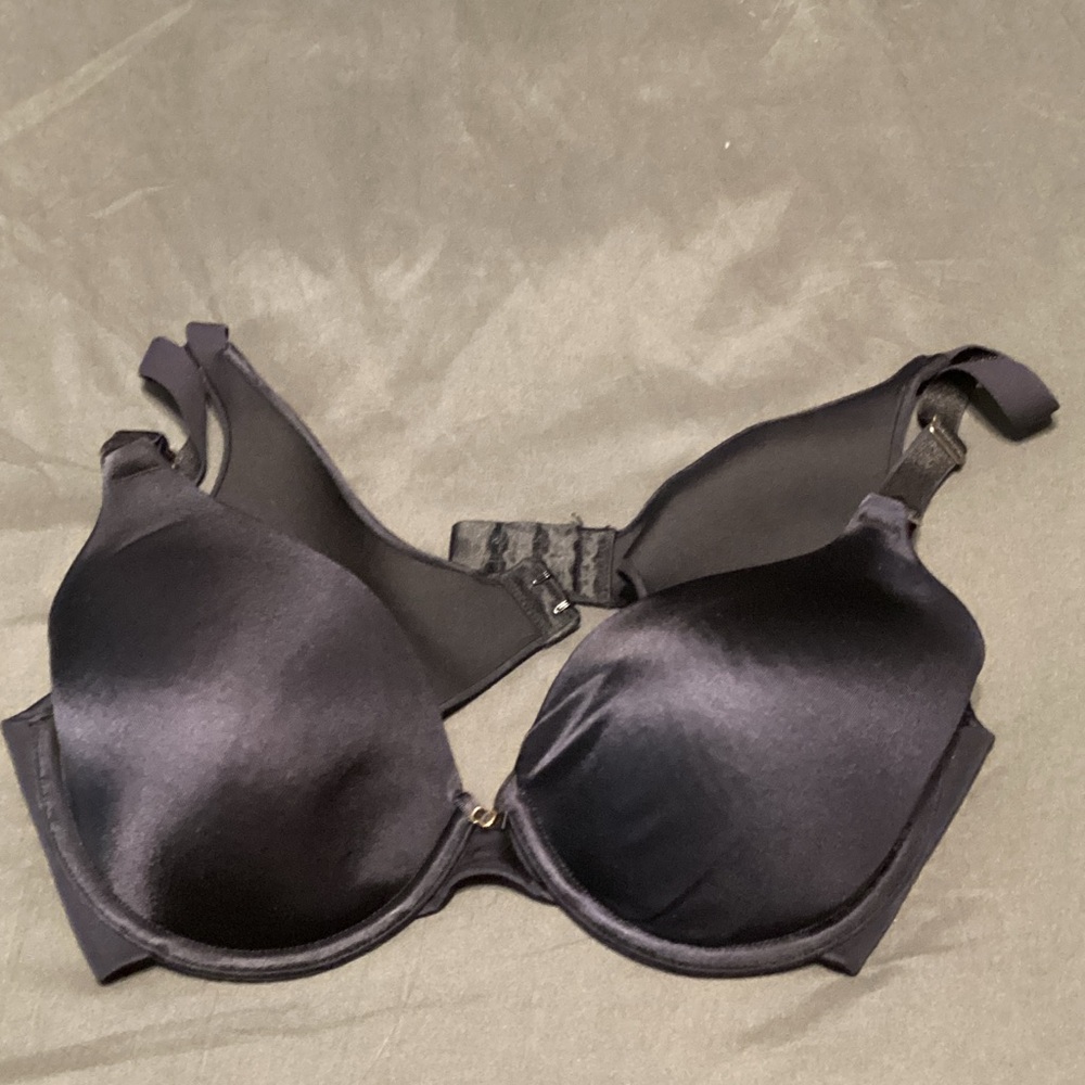 Vanity Fair Sleek Black Bra
